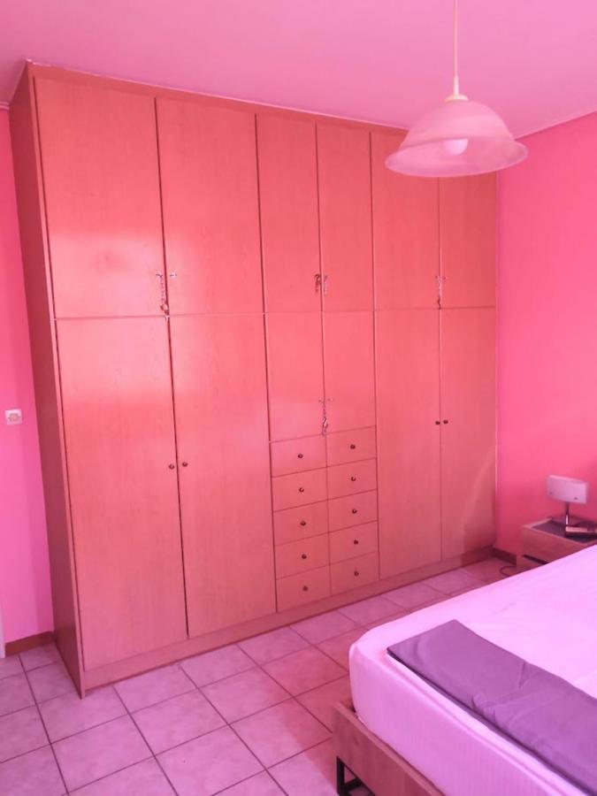 Beautiful And Cozy Appartment In Dafnh, Aten Exteriör bild