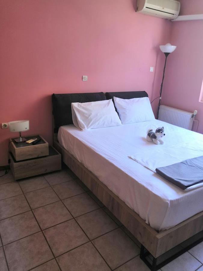 Beautiful And Cozy Appartment In Dafnh, Aten Exteriör bild
